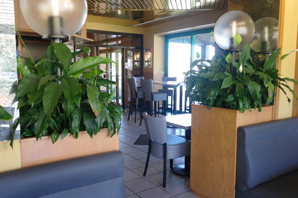 乐派洛斯酒店 Baraqueville 外观 照片